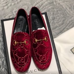 Gucci GG Velvet Jordaan Loafers. (authentic)